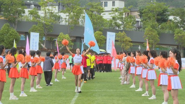 商圈推出, 我爱足球, 和相关行业