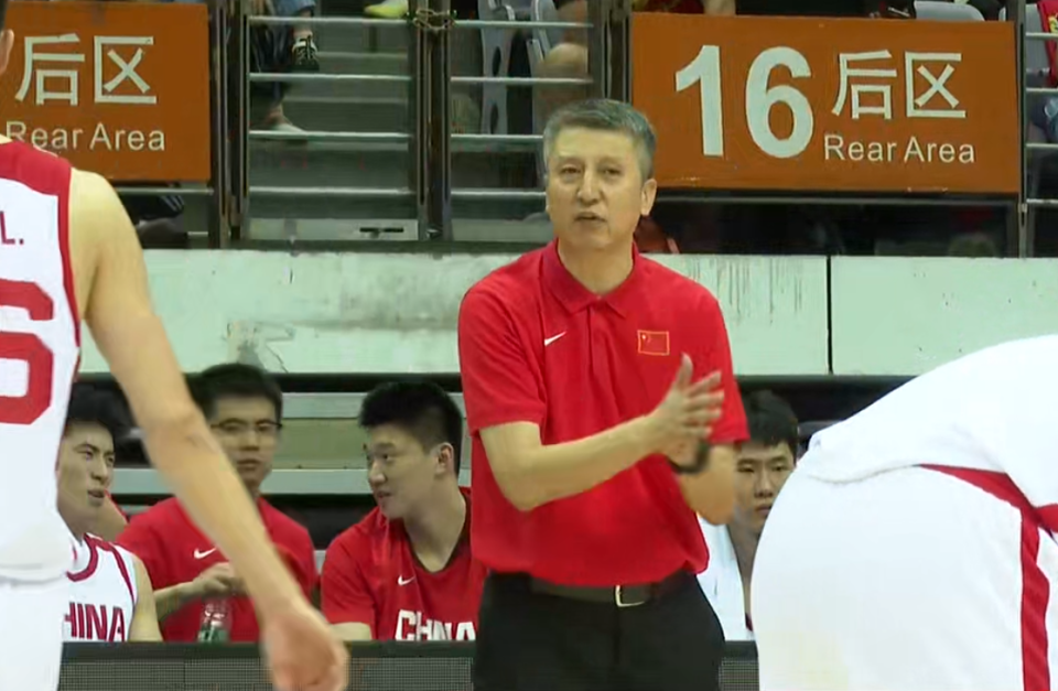 攻一度停顿, 少了, 上半场比赛