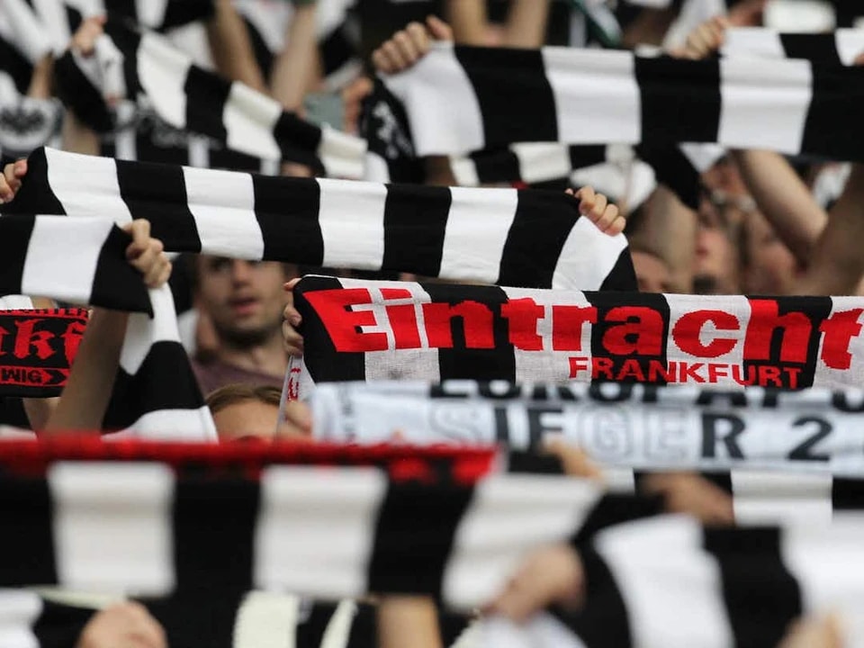 冠赛季, 场对阵加拉 冠赛季, 场对阵加拉